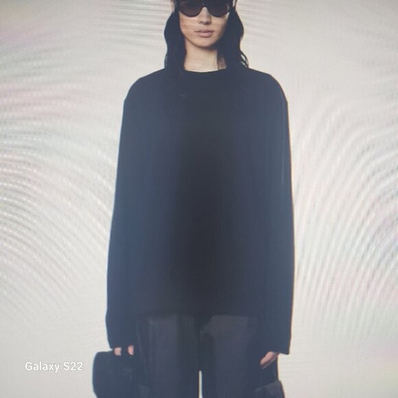 Rains Fleece Black Sweatshirt. NWT. Size Medium - Picture 1 of 7